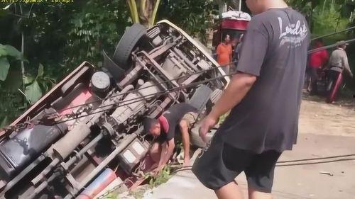 老年吃瓜群众视频真实,老年群体视频中的真实生活剪影